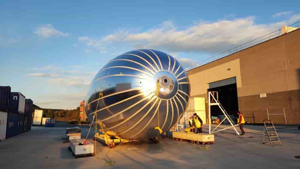 Le prototype «Babybus », de 15 m de long, mène des campagnes d’essais, avant l’arrivée d’un démonstrateur de 60 m, puis du Stratobus, qui doit dépasser les 100 m.