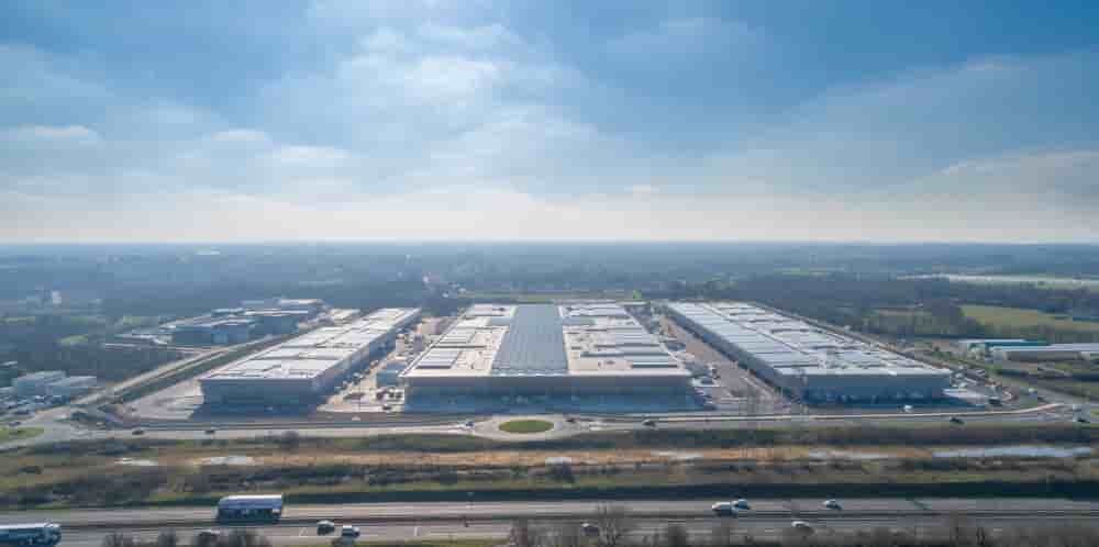 transféré en février 2019 depuis son site historique de l’île de Nantes vers son emplacement actuel à Rezé, au sud de l’agglomération nantaise.