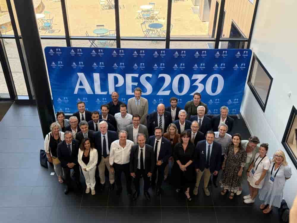 Très attendue, la carte des sites olympiques et paralympiques des Alpes 2030 a été dévoilée ce lundi 29 juin sur le campus du numérique de Charbonnières-les-Bains, près de Lyon (Rhône).