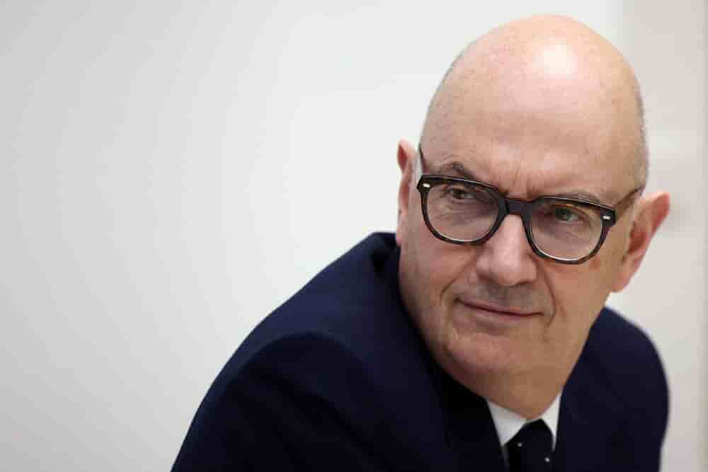 Roland Lescure, ministre français de l'Économie, des Finances et de la Souveraineté industrielle, participe à une conférence de presse à l'issue d'une réunion au ministère des Transports à Paris (France), le 6 mai 2026.