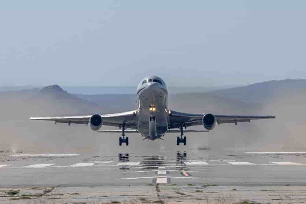 Décollage de Pagasus-XL sous le ventre du L-1011.