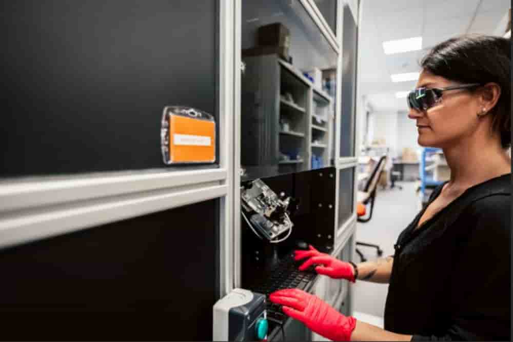 L'entreprise grenobloise Engo développe et assemble à Grenoble des lunettes connectées pour les sportifs afin de les accompagner dans leur pratique.