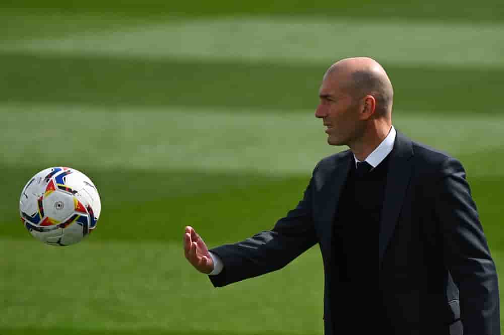 Zinédine Zidane devrait féminiser son staff en tant que sélectionneur de l'Équipe de France.