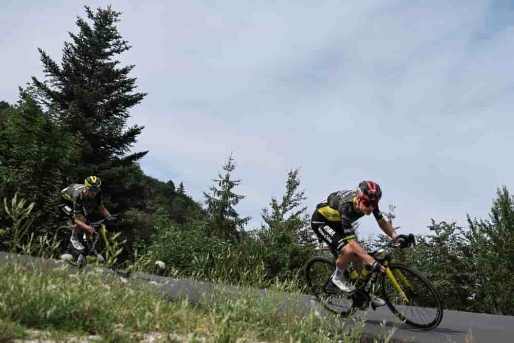 Jonas Vingegaard, coureur danois de l'équipe Visma Lease a Bike, avant sa chute lors de la 15e étape du Tour de France 2026, le 19 juillet.