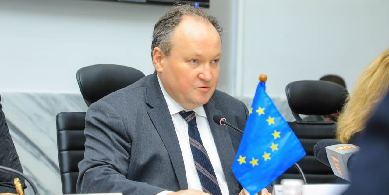 « J'insiste sur un point essentiel pour la BEI: tous les projets que nous finançons en Afrique le sont dans le cadre d'un partenariat étroit avec la Commission européenne ». Ambroise Fayolle, Vice-président de la BEI.