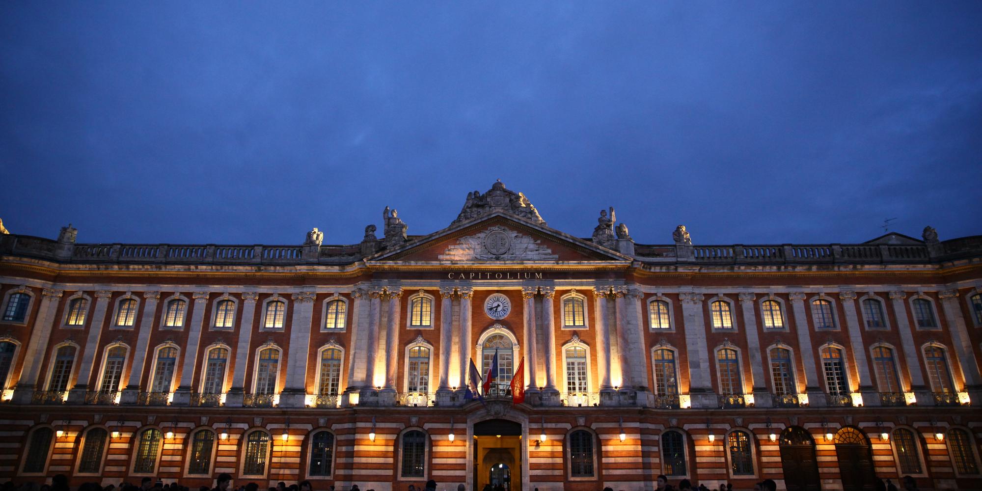 La mairie de Toulouse répercute les coupes budgétaires du gouvernement.