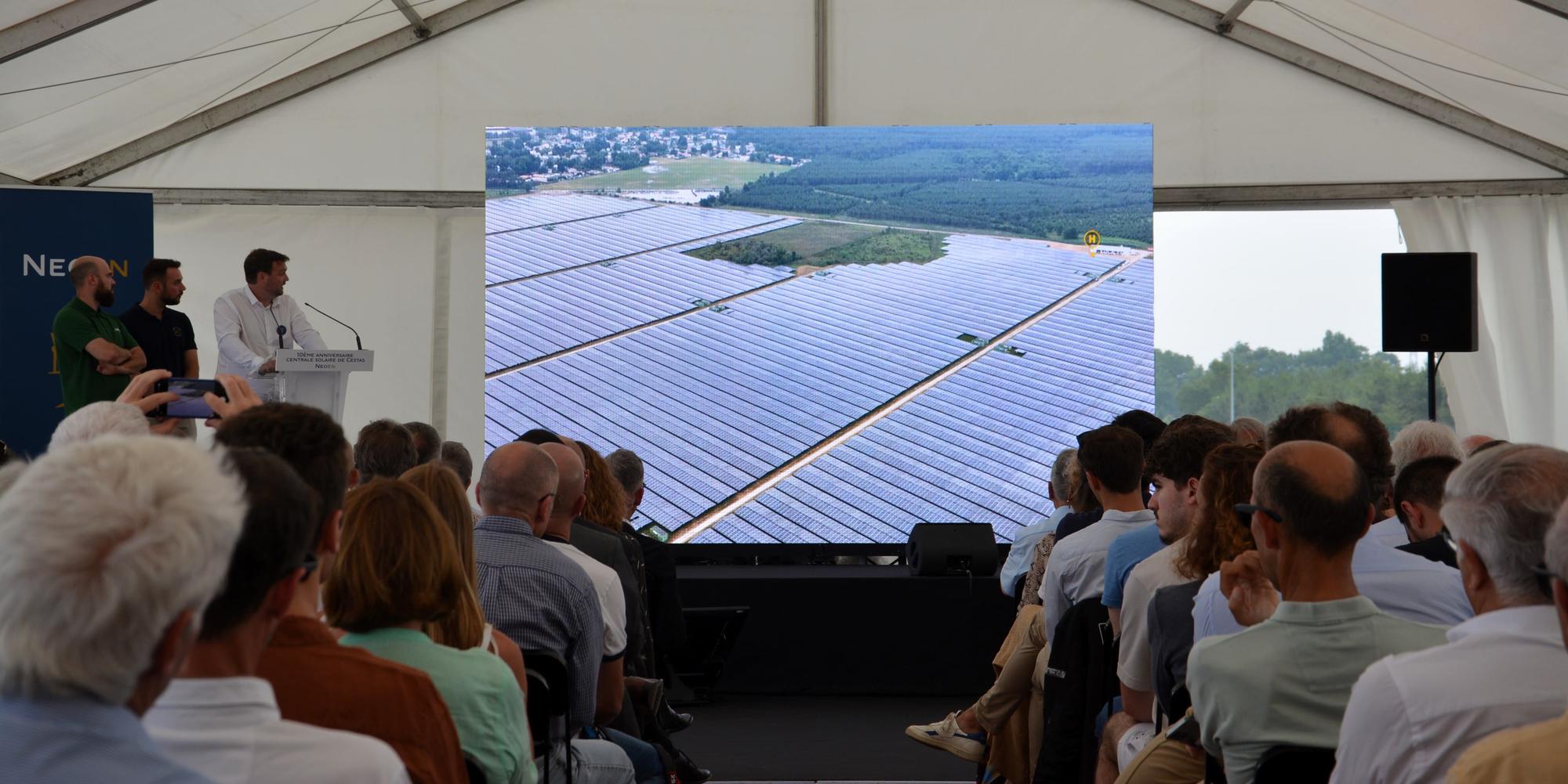 Neoen a célébré les dix ans de la plus grande centrale solaire de France à Cestas en Gironde.