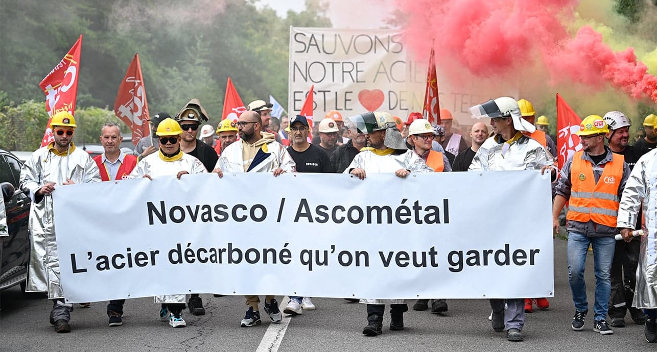 Placé en redressement judiciaire, l'aciériste NovAsco est en quête d'un repreneur. Sur les différents sites du groupe, l'angoisse monte.