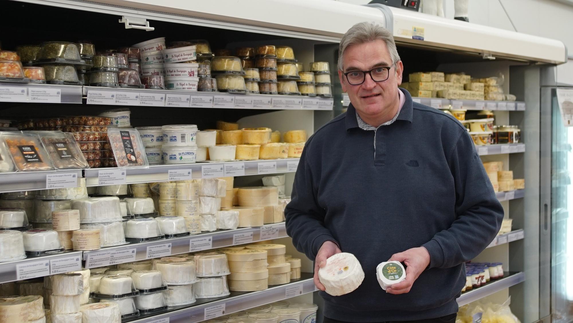 Philippe Delin, patron de la fromagerie Eponyme, dans son magasin éphémère