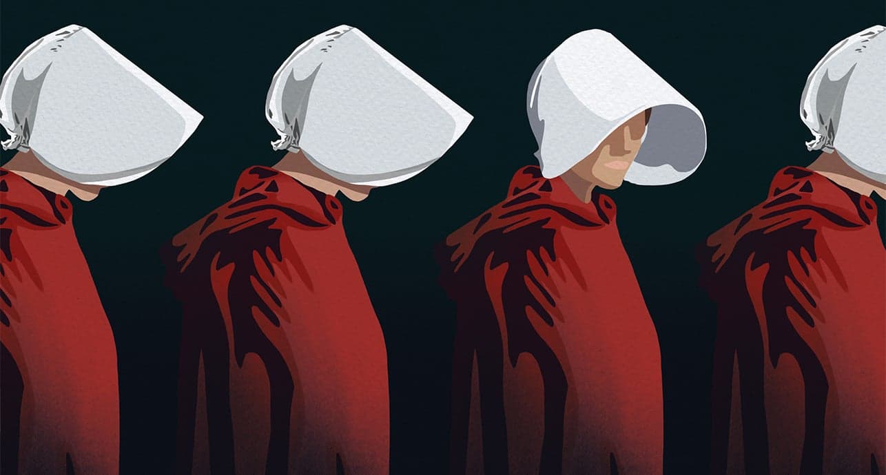 « La Servante écarlate », de Margaret Atwood, traduit de l'anglais (Canada) par Michèle Albaret-Maatsch, Robert Laffont, Pavillons poche, 576 pages, 12,50 euros.