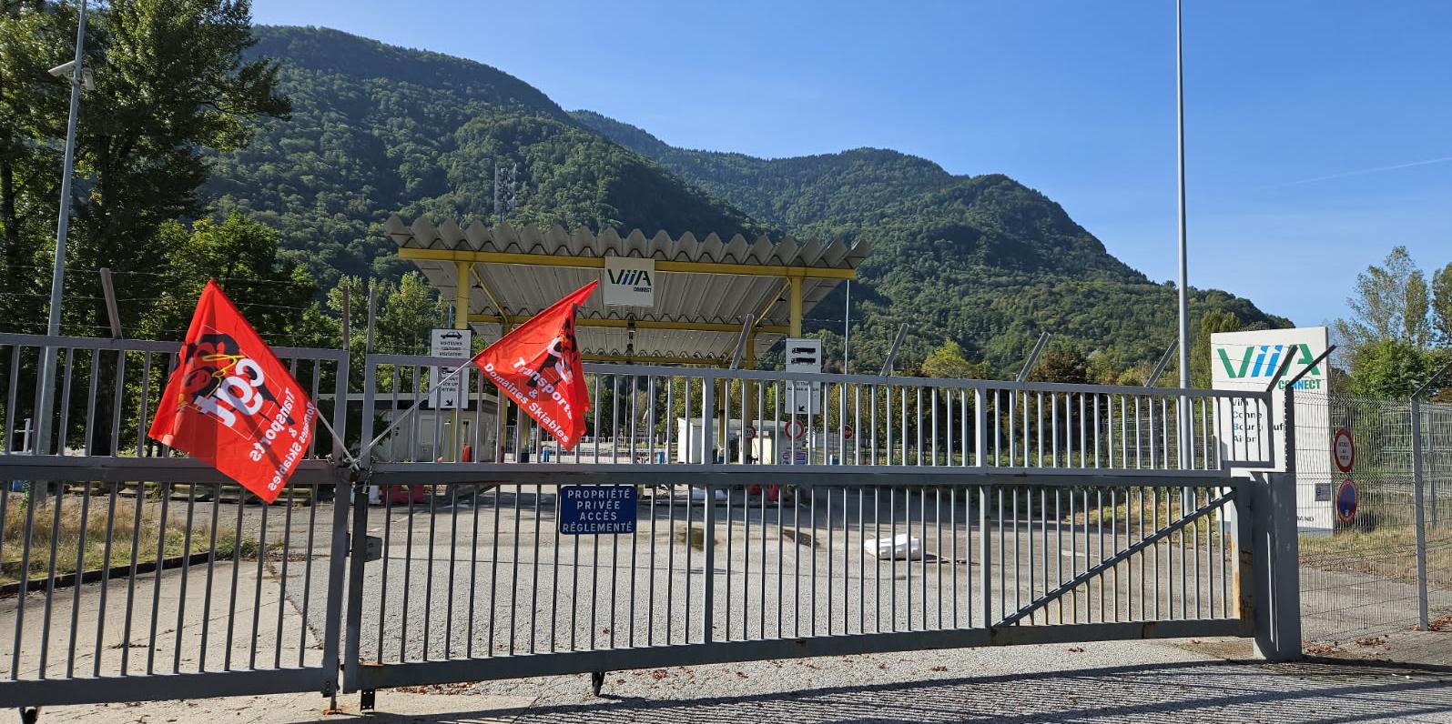 « La vraie crainte aujourd'hui est que cette plateforme ne redémarre pas », affirmaient ce mercredi les ex-salariés réunis devant la plateforme, aux côtés de la CGT Transports.