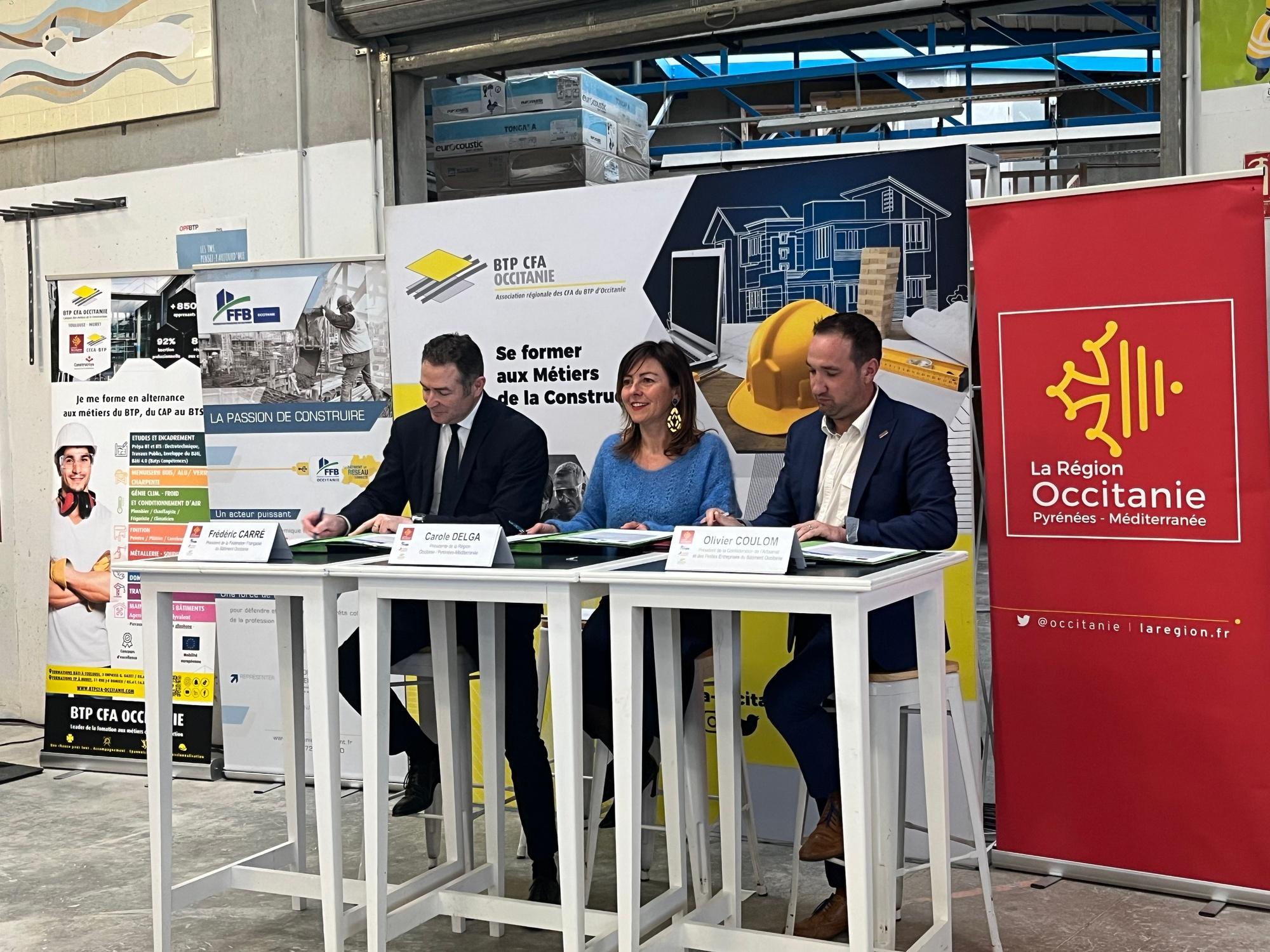 Carole Delga, présidente de la Région Occitanie, aux côtés de Olivier Coloum, président de la CAPEB et Fréderic Carré, président de la FFB.