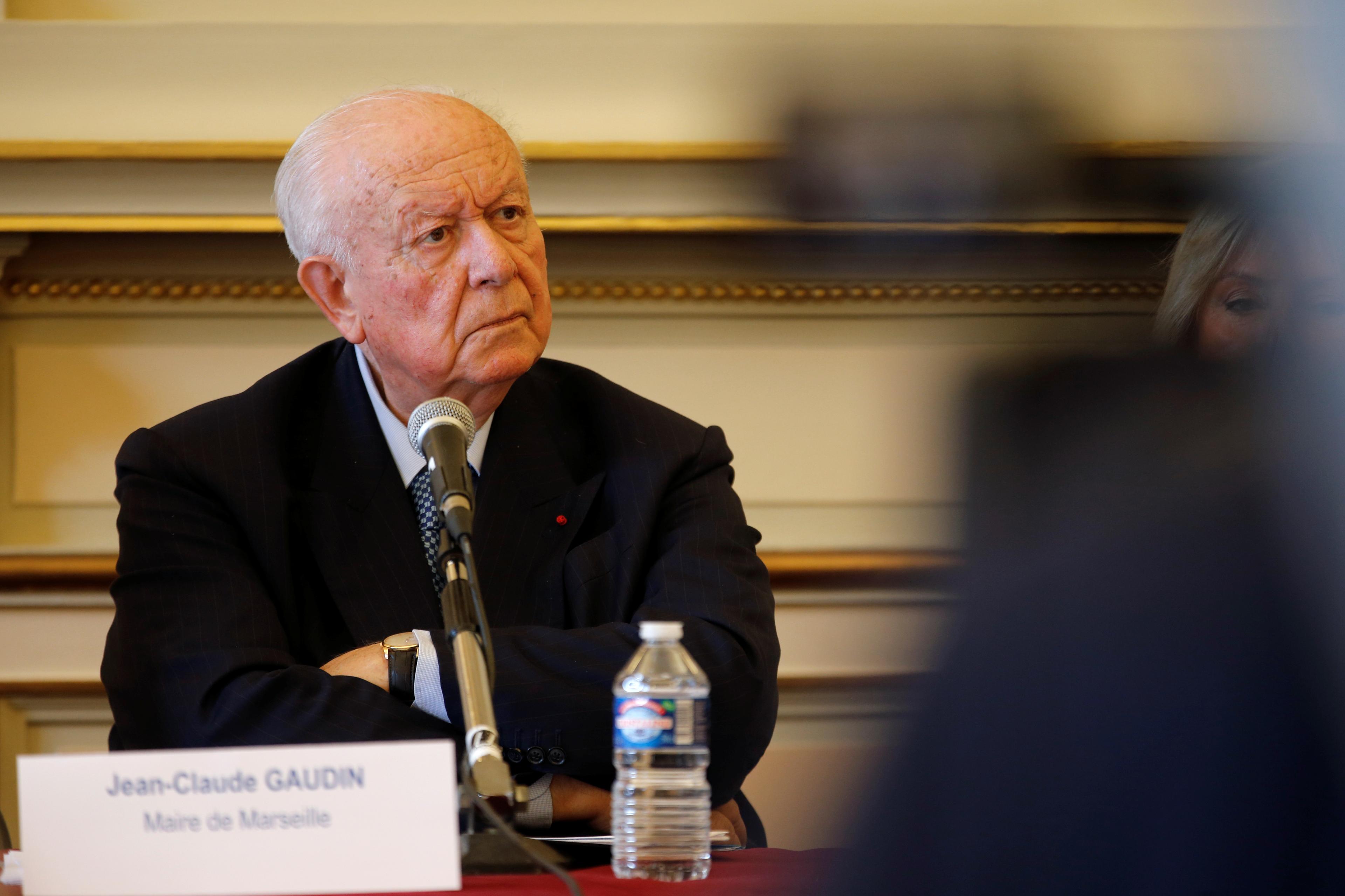 Marseille: gaudin defend sa gestion apres l'effondrement d'immeubles