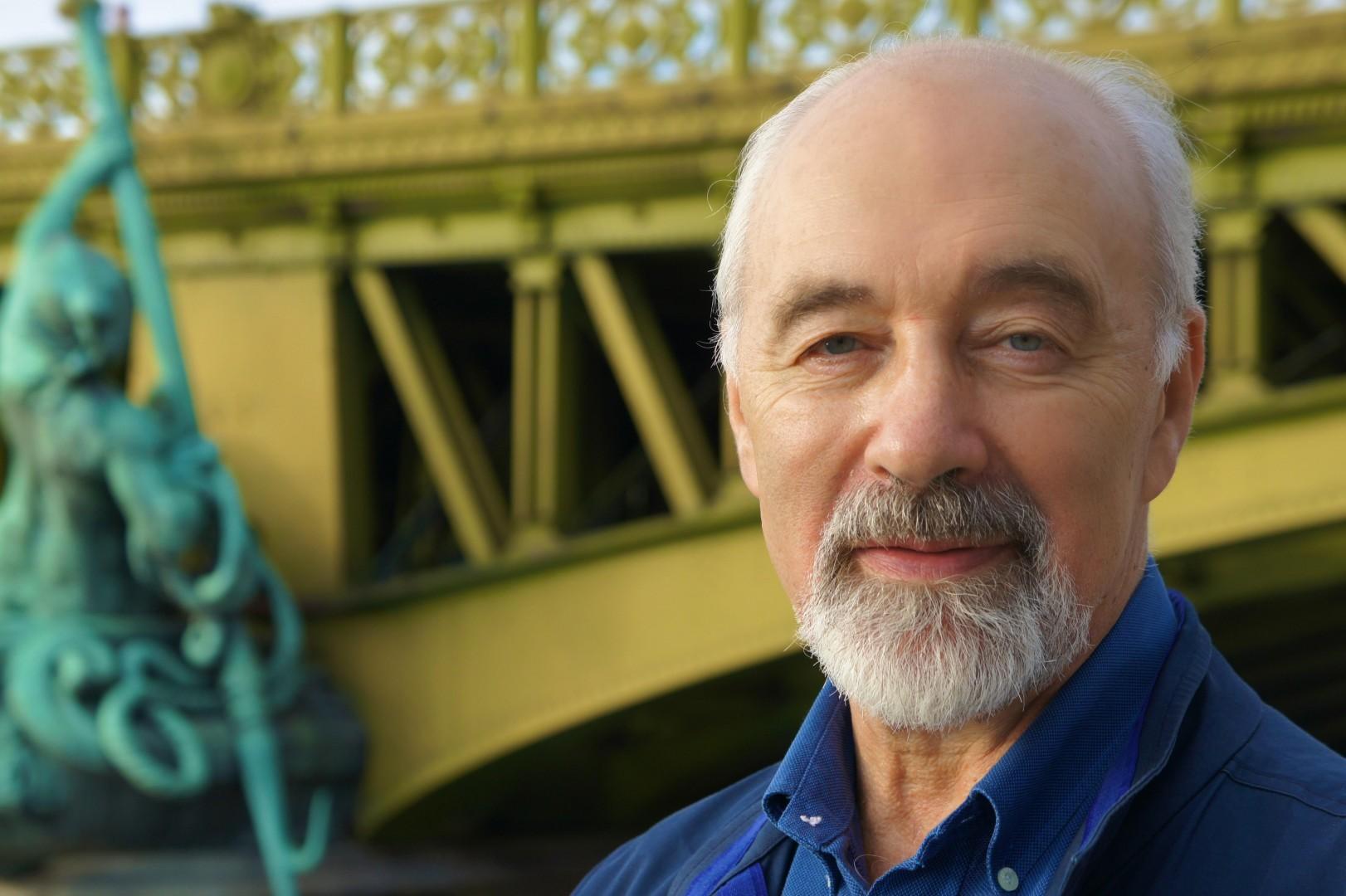 Francis Pisani