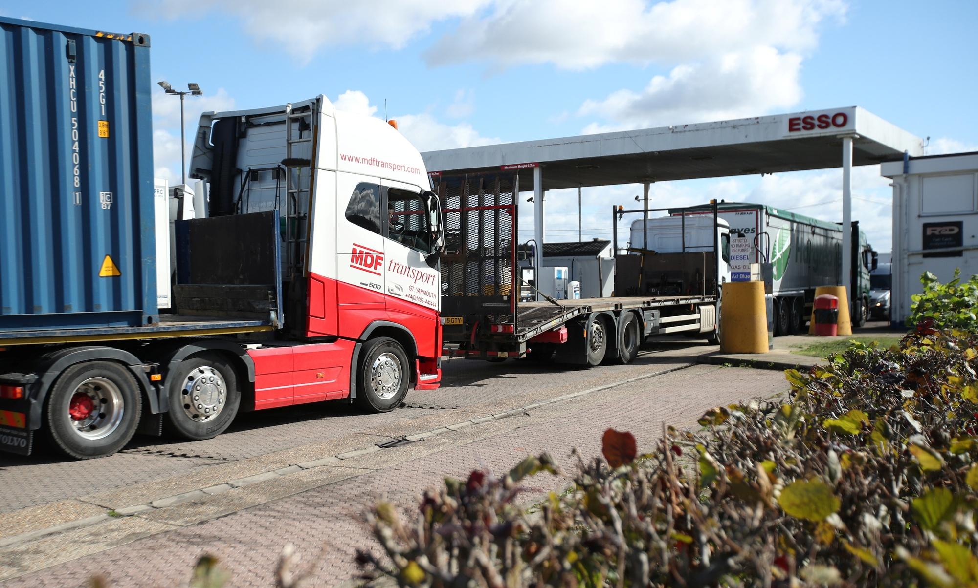 camion, fuel, station-service, carburant, panne, chauffeur, transport routier