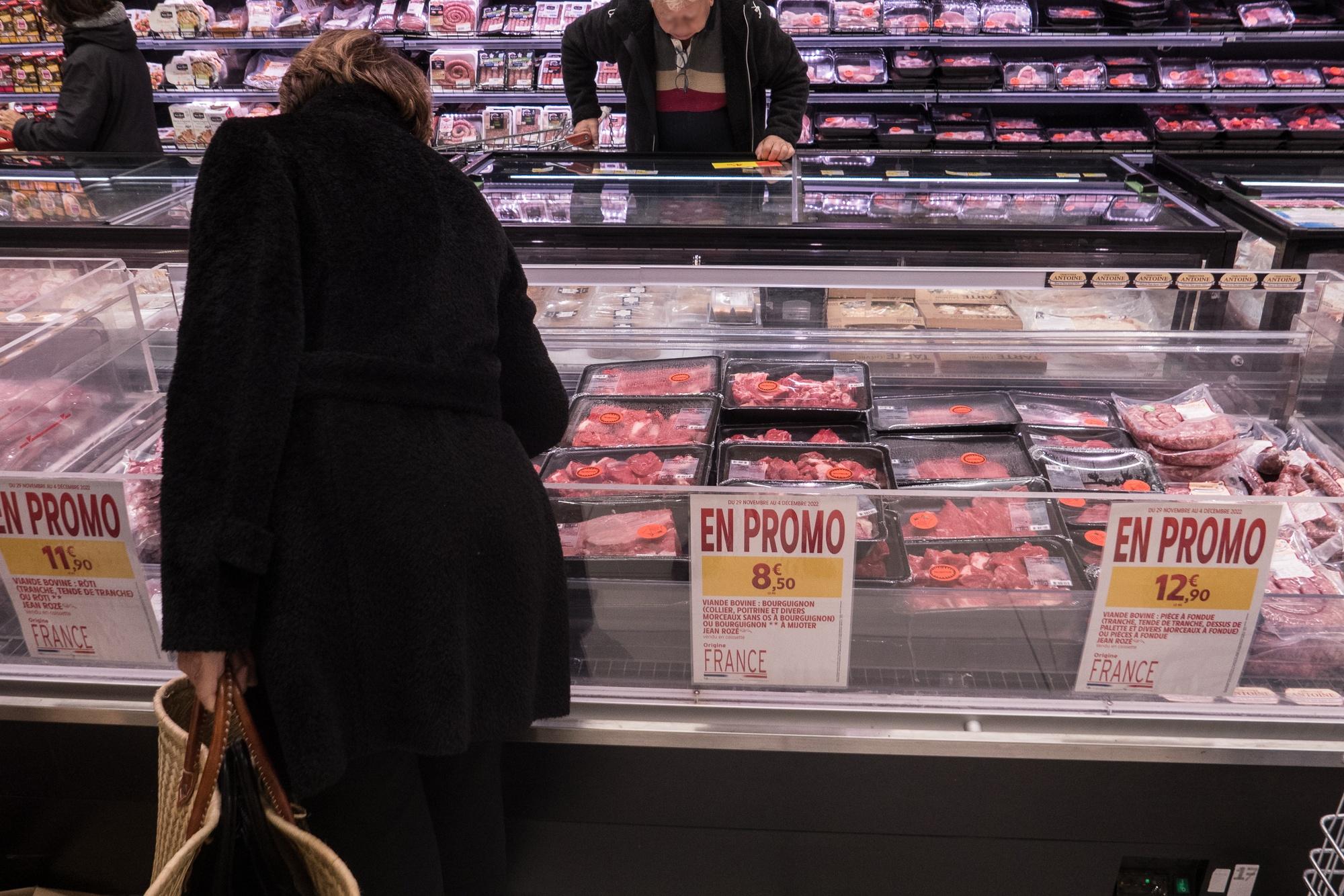 « En dehors de quelques plats transformés de marque nationale, je ne connais pas grand monde dans la grande distribution qui, au cours des 35 dernières années, ait vendu de viande ou même de sucre venant du Mercosur », observe le vice-président de Lidl France, Michel Biero.