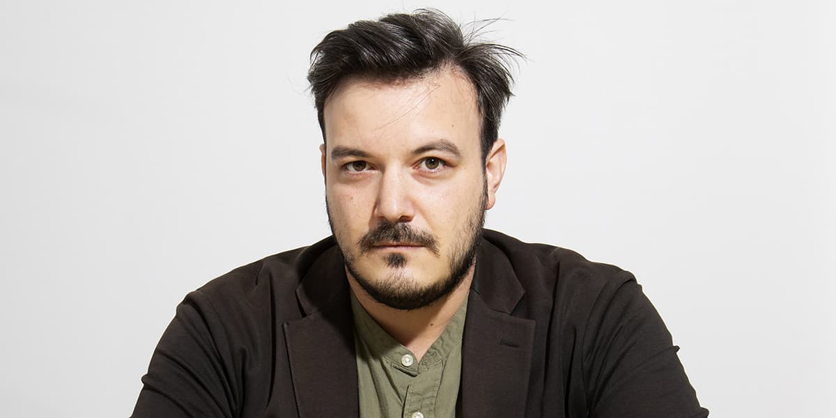 Clément Ribes publie son premier roman aux éditions Verticales.