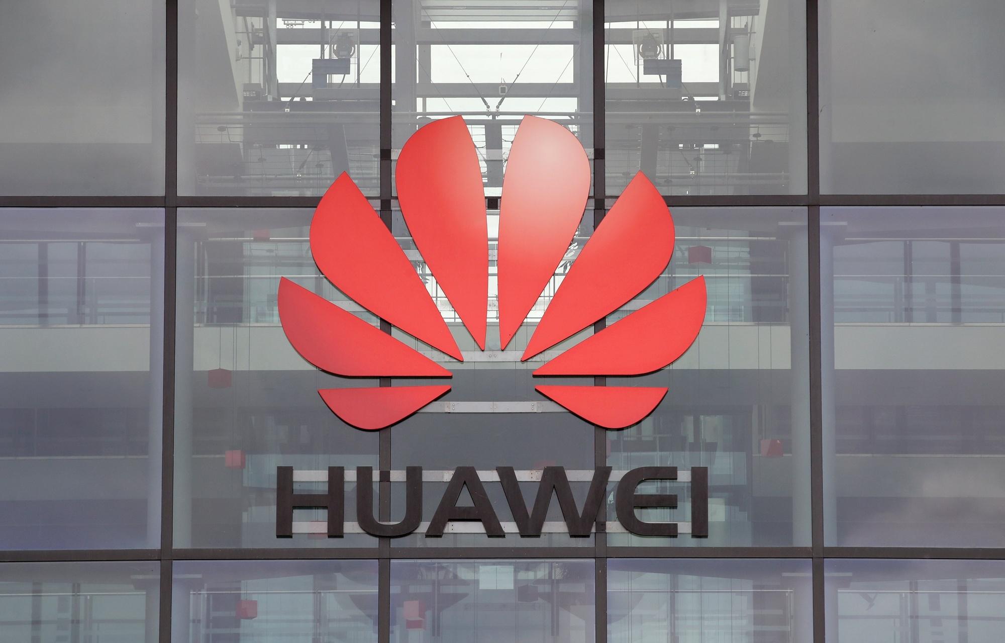 Huawei envisage de ceder ses smartphones honor pour 12,9 milliards d'euros