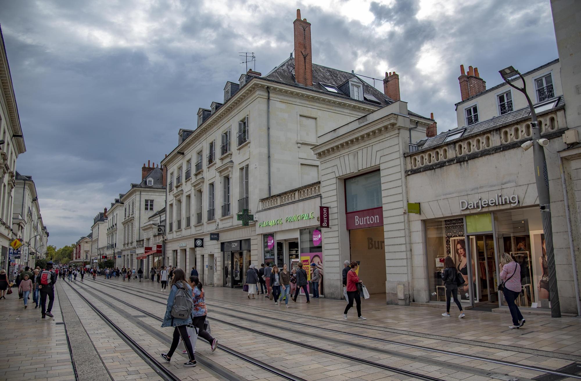 Avec la crise du Covid 19, la nécessité pour les commerces de disposer à l'avenir d'un miroir digital s'est imposée à Tours.