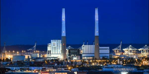 Le plan devrait permettre la création d’un millier d’emplois, soit presque sept fois plus que l’effectif actuel de la centrale.