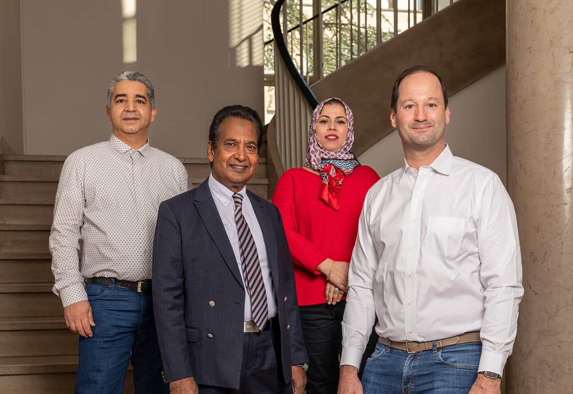 Les 4 co-fondateurs (de gauche à droite) : Aziz Hichami, le professeur Naïm Khan, Amira Sayed et Xavier Boidevezi