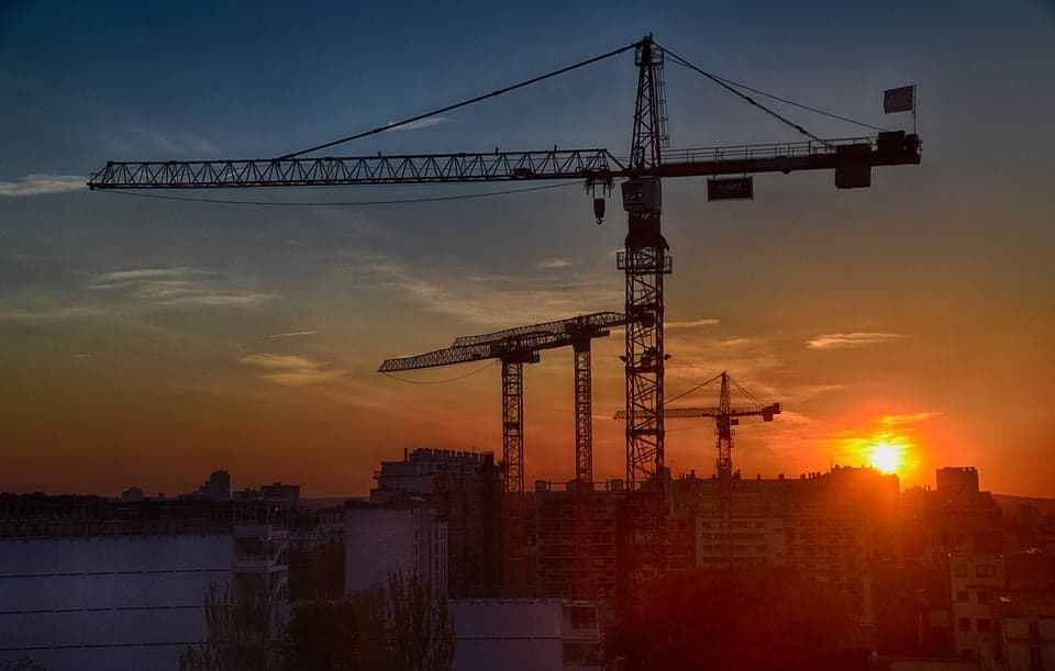 L'ordre des experts comptables dresse un portrait alarmiste du chiffre d'affaires des TPE et PME de la région Auvergne-Rhône-Alpes, appelant le gouvernement a porté une politique incitative forte sur l'immobilier.