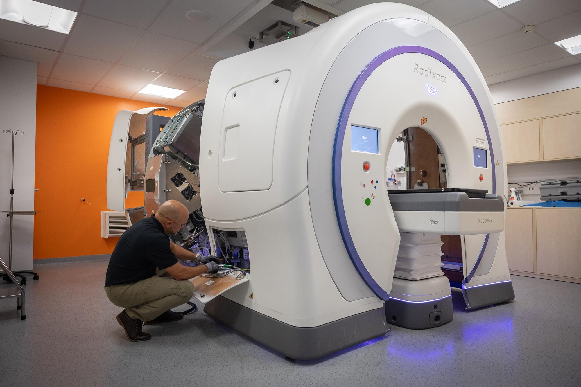 Airbus va mettre à profit son expertise en matière d'intelligence artificielle sur des systèmes critiques pour aider l'Oncopole à mieux prédire les pannes sur les équipements de radiothérapie