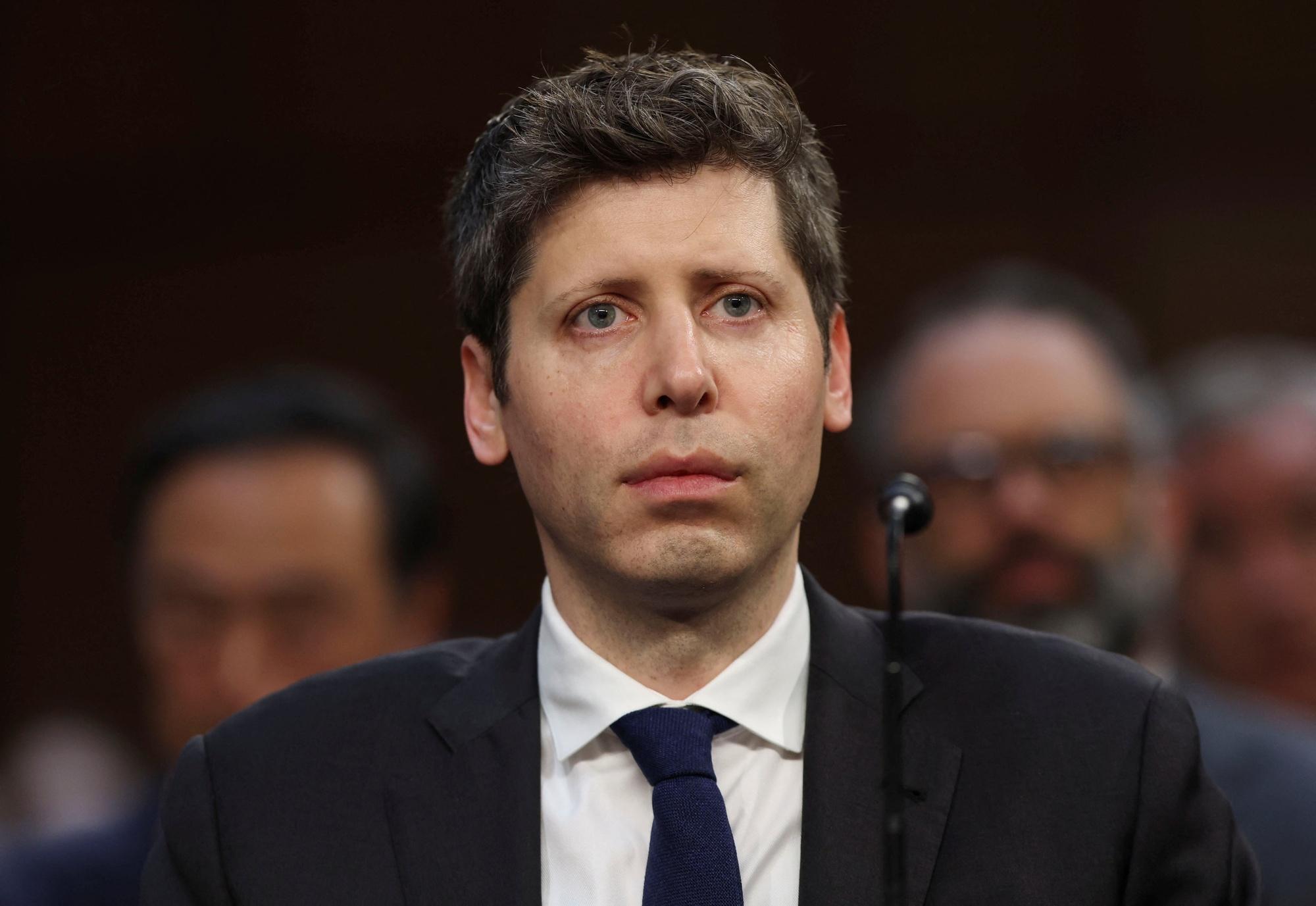 Pour Sam Altman, PDG d'OpenAI, l'IA connait une situation similaire à la bulle Internet de l'an 2000