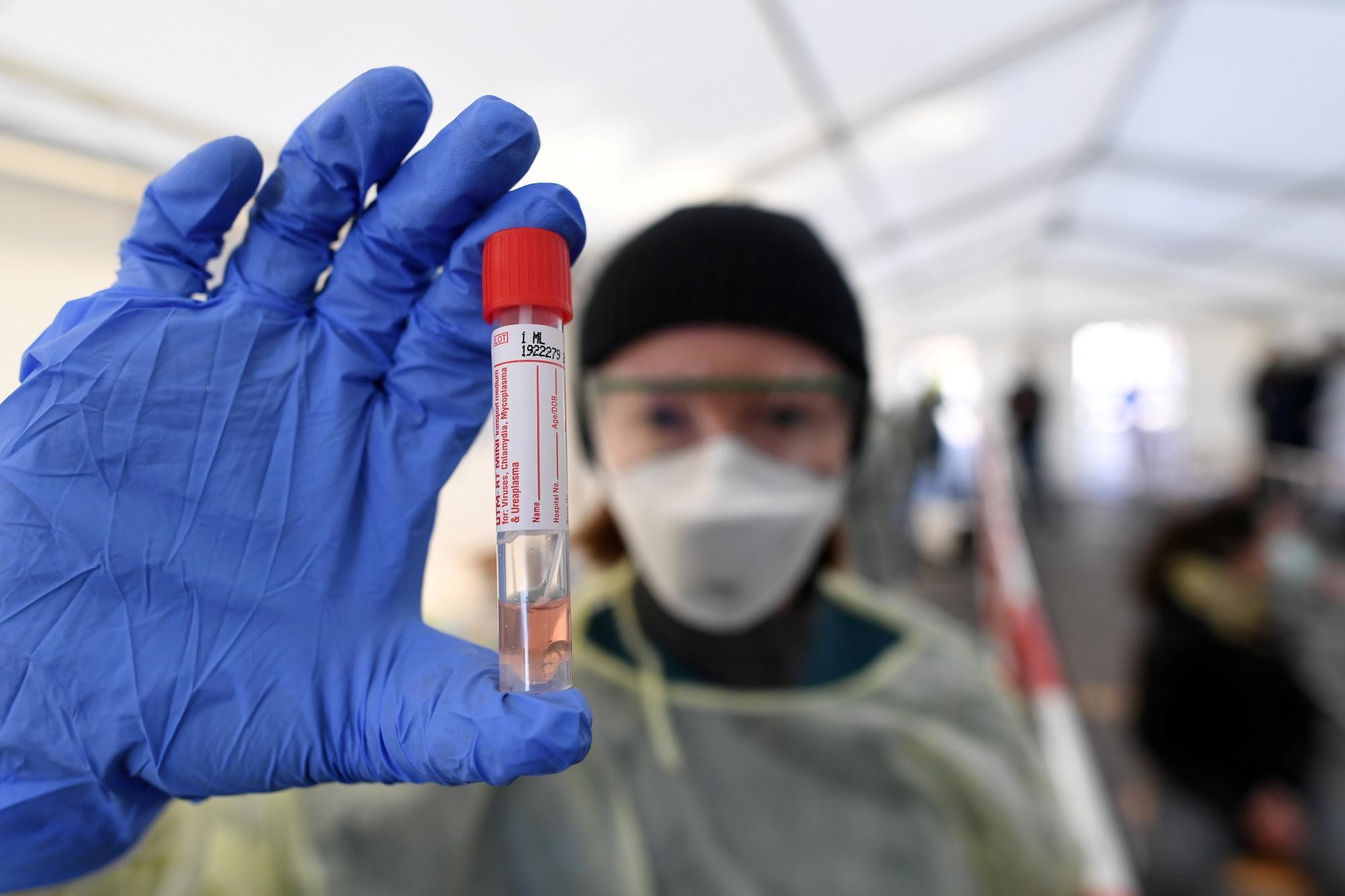 A l'instar de l'Allemagne (ici, un centre de dépistage à Munich), le Grand-Est veut déployer à grande échelle des tests Covid sur sa population.