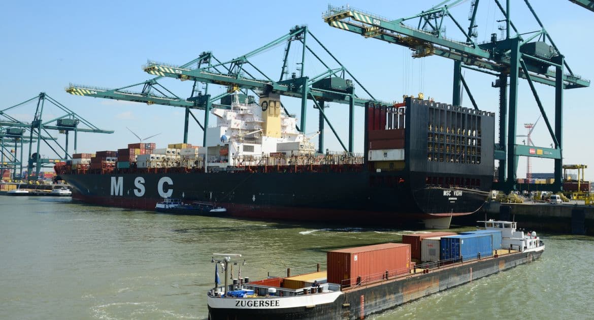 Trafic fluvial port du Havre