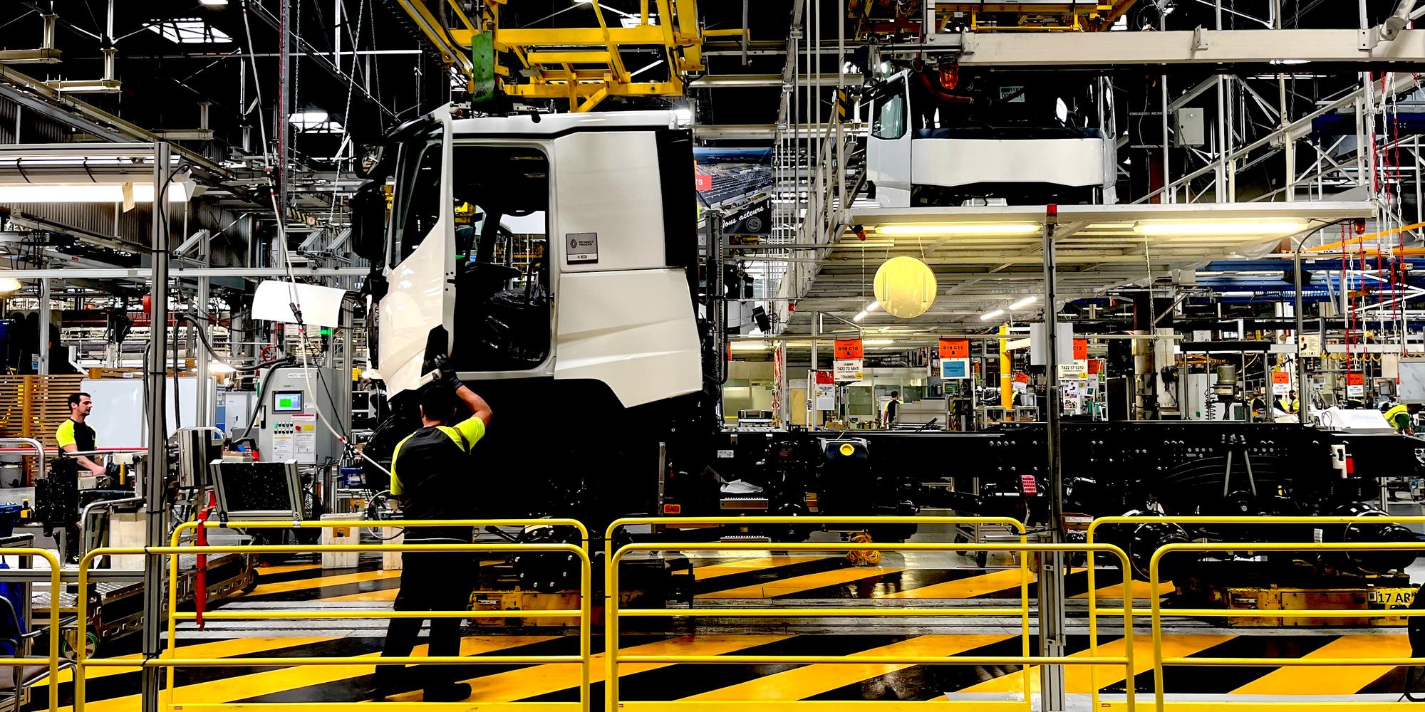 A Bourg-en-Bresse, Renault Trucks assemble 132 camions par jour.