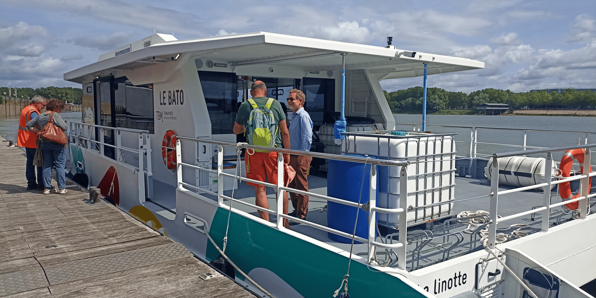 Le « Bato » vient d'être mise en service sur la Garonne à Bordeaux.