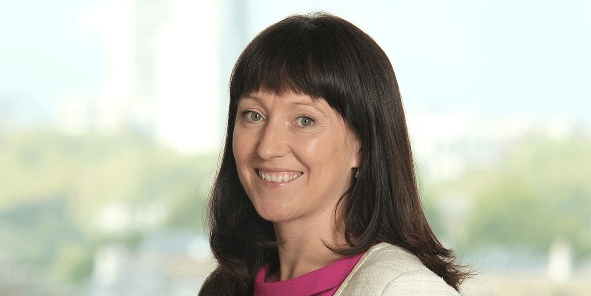 Abbie Llewellyn-Waters, Gérante, Environnement et finance durable