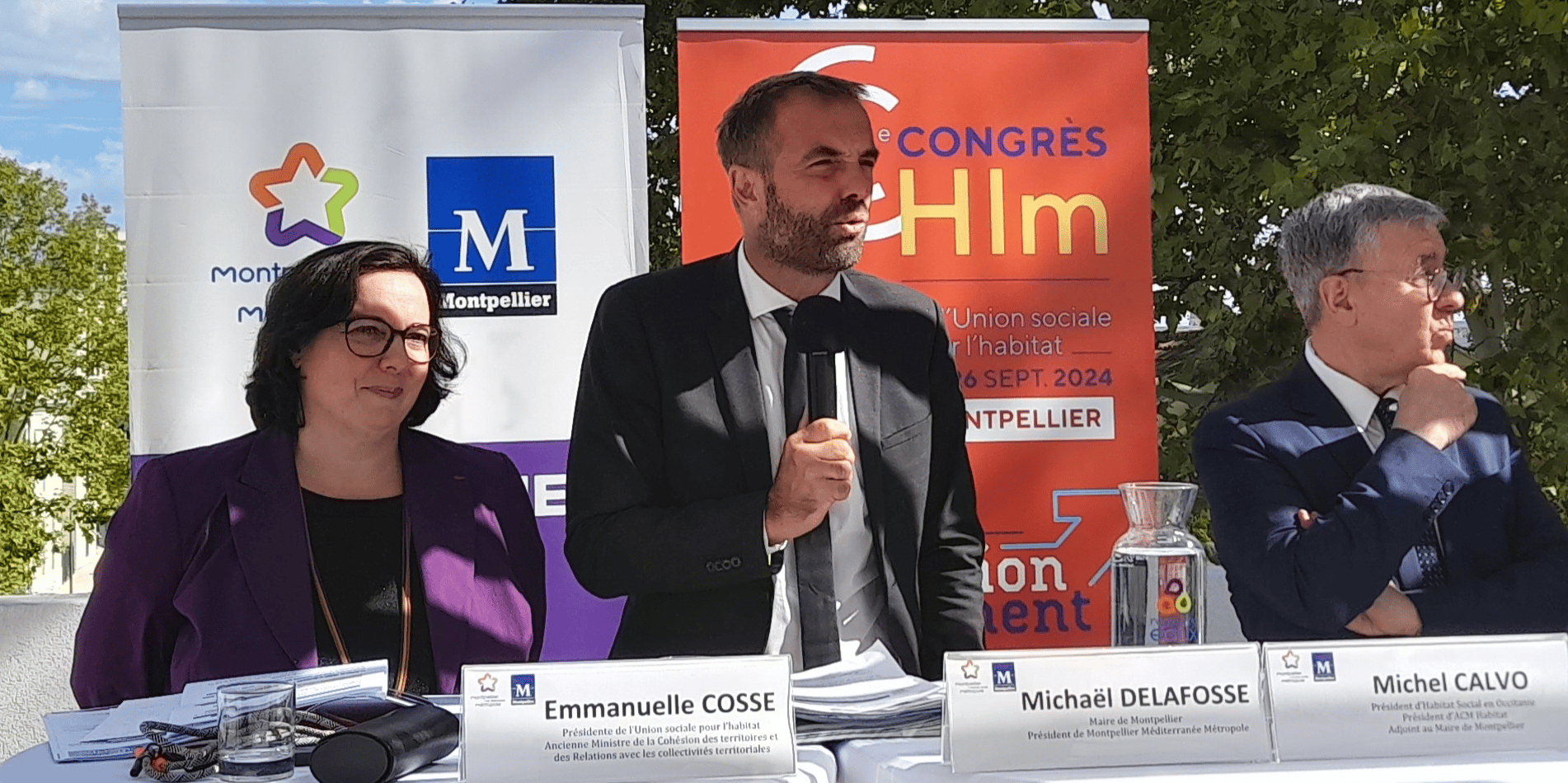 Emmanuelle Cosse (présidente de l'USH), Michaël Delafosse (maire de Montpellier) et Michel Calvo (président de Habitat Social Occitanie) le 16 septembre 2024 à Montpellier, pour présenter les enjeux du congrès HLM qui se tiendra du 24 au 26 septembre dans la capitale languedocienne.