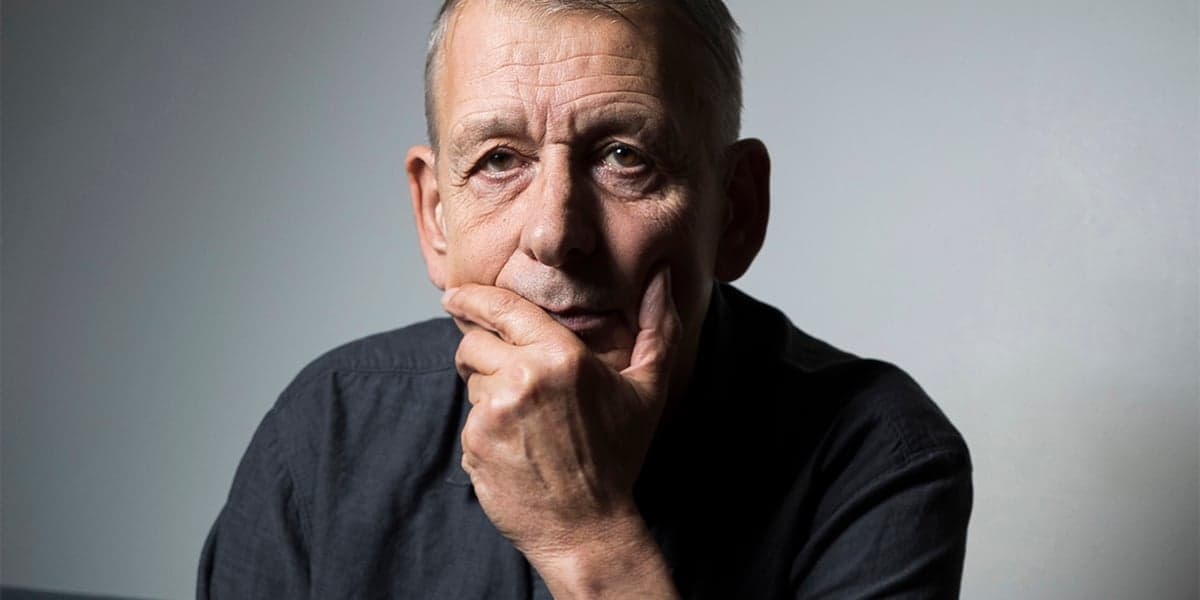 Écrivain de La Mission, Richard Morgiève, a écrit une trentaine de romans