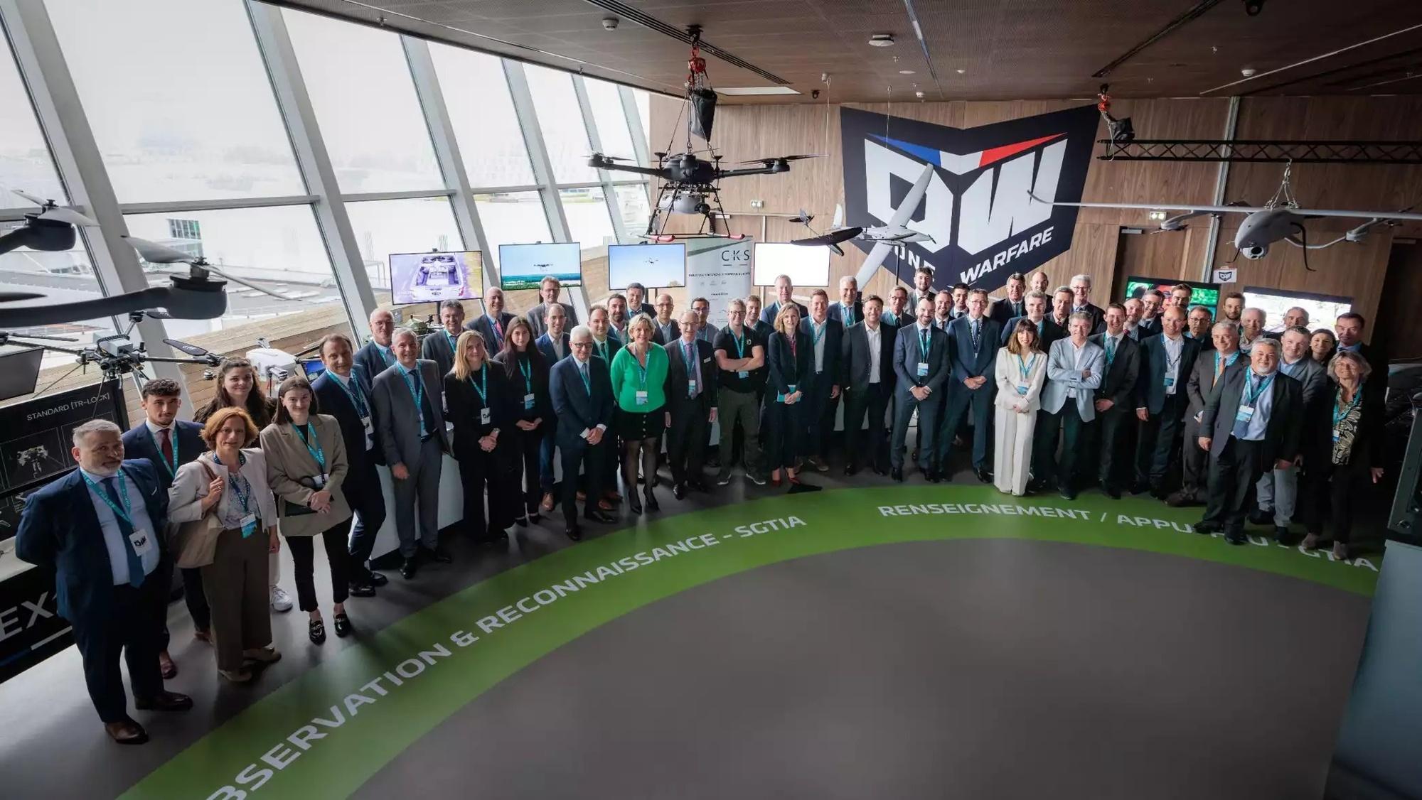 Représentants de Thales et des 15 entreprises de drones durant la JIDAC 2024.