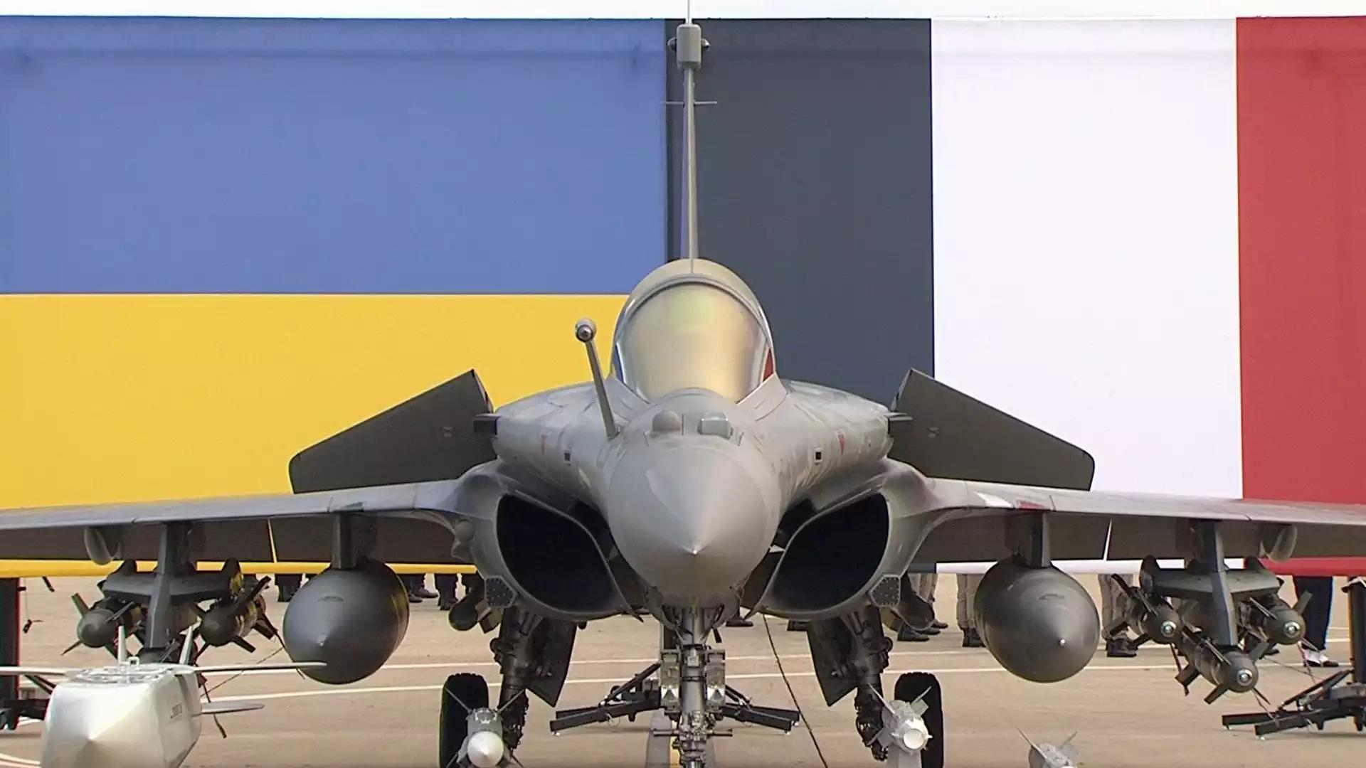 Rafale C et ses munitions à Villacoublay à l'occasion de la signature de la LOI entre la France et l'Ukraine (17 novembre 2025).
