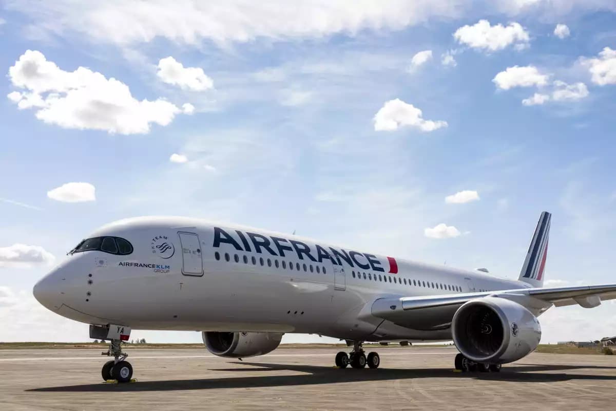 2023-01-25_PR-Image_01_AF_A350_APU_High-res_copyright_Air-France
