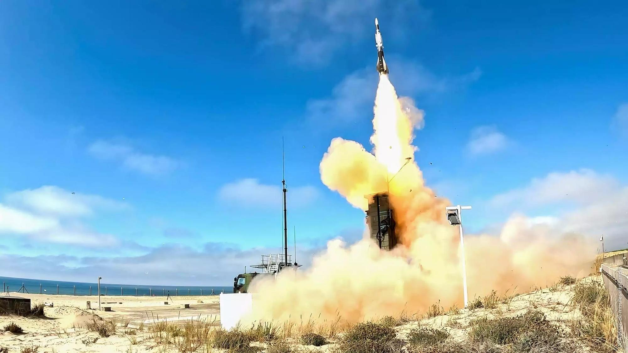 Premier tir d'essai d'un missile Aster 30 Block 1 Nouvelle Technologie (Aster 30 B1NT) depuis le site DGA Essais de missiles de Biscarrosse (8 octobre 2024).