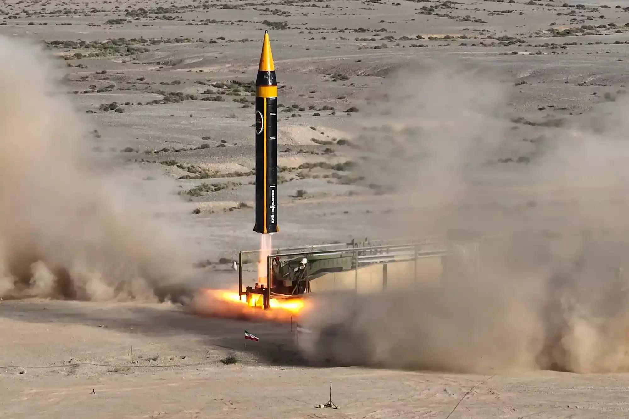 Le MRBM Khorramshahr-4, dernier né des MRBM iraniens, dispose d'une portée annoncée de 2000 km.