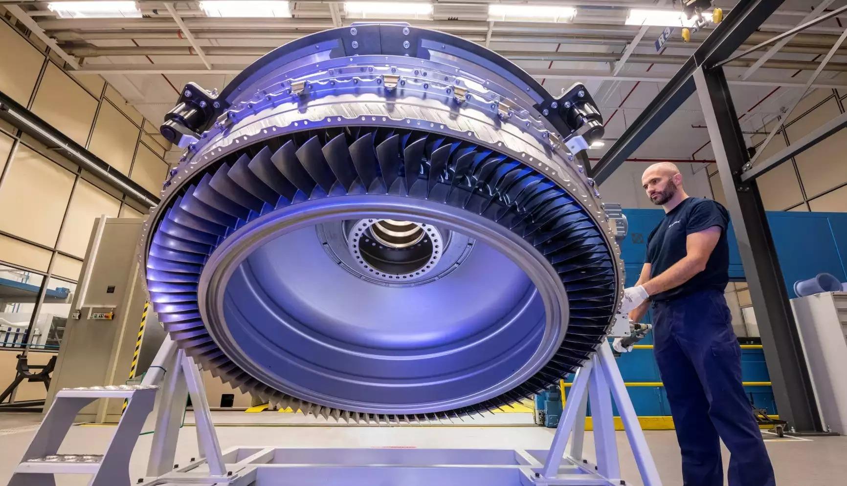 Compresseur de moteur GE9X pour Boeing 777X sur le site de Safran Aero Boosters.