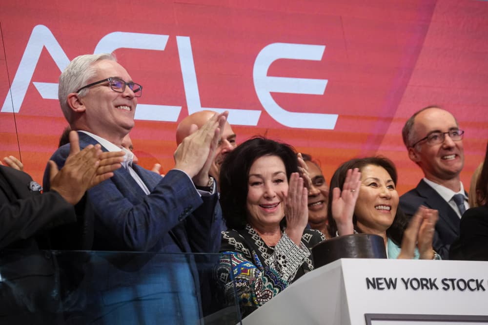 Plusieurs cadres d’Oracle à Wall Street, dont la directrice générale, Safra Catz.
