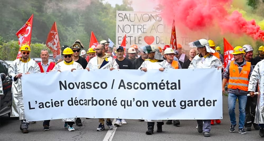 Manifestation de salariés de NovAsco, jeudi 4 septembre à Hagondange (Moselle).
