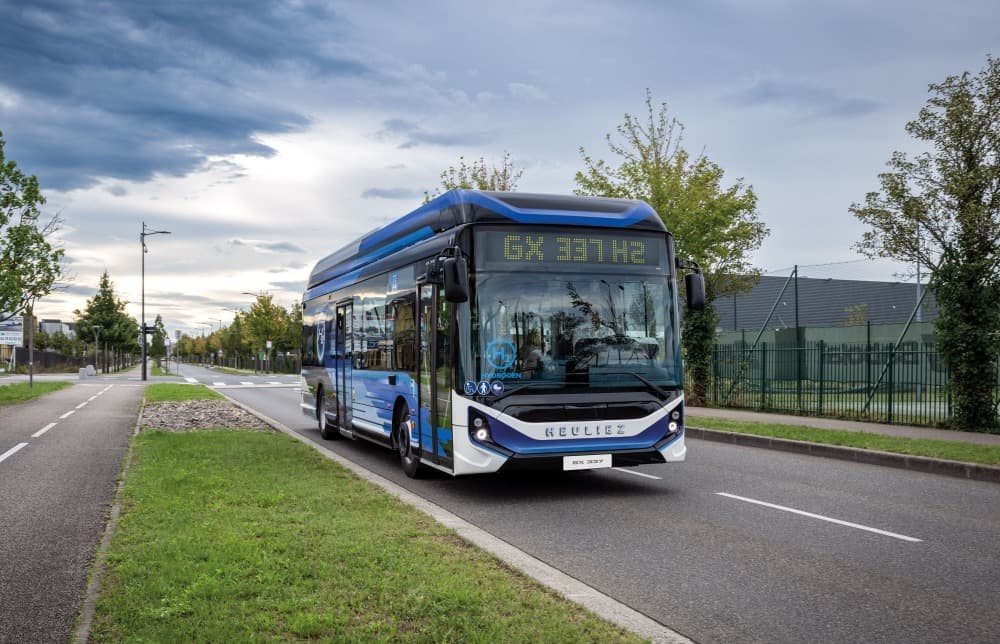Le constructeur italien Iveco Bus poursuit son virage vers l'électrique en investissant notamment dans son site ardéchois d'Annonay.