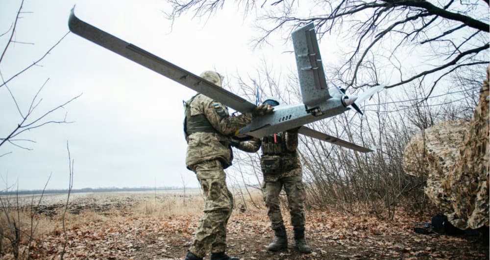 À l'image de Tekever à Cahors (Lot), les moyens de production autour des drones militaires se multiplient en France.