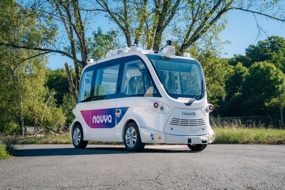 La nouvelle EVO 3 de Navya amène, pour la première fois, le niveau d’autonomie dit L4, c’est-à-dire sans opérateur à bord, mais avec une supervision à distance.