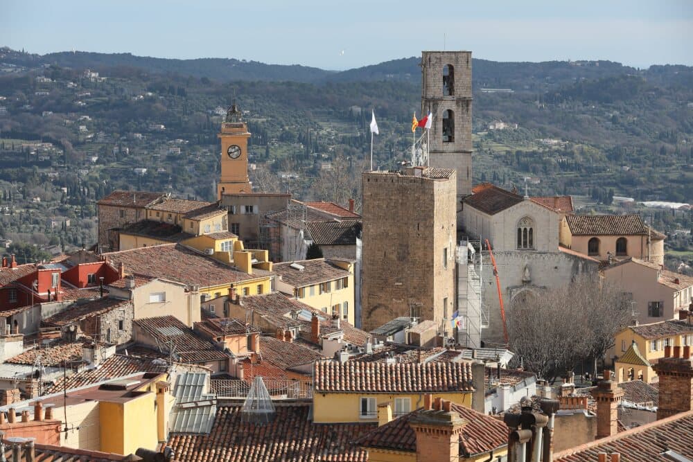 ©PHOTOPQR/NICE MATIN/Patrice Lapoirie ; Grasse ; 16/01/2025 ; photos illustration.GRASSE .TOIT .TUILE .CHEMINÉE (MaxPPP TagID: maxnewsspecialtwo087844.jpg) [Photo via MaxPPP] - GRASSE - GRASSE