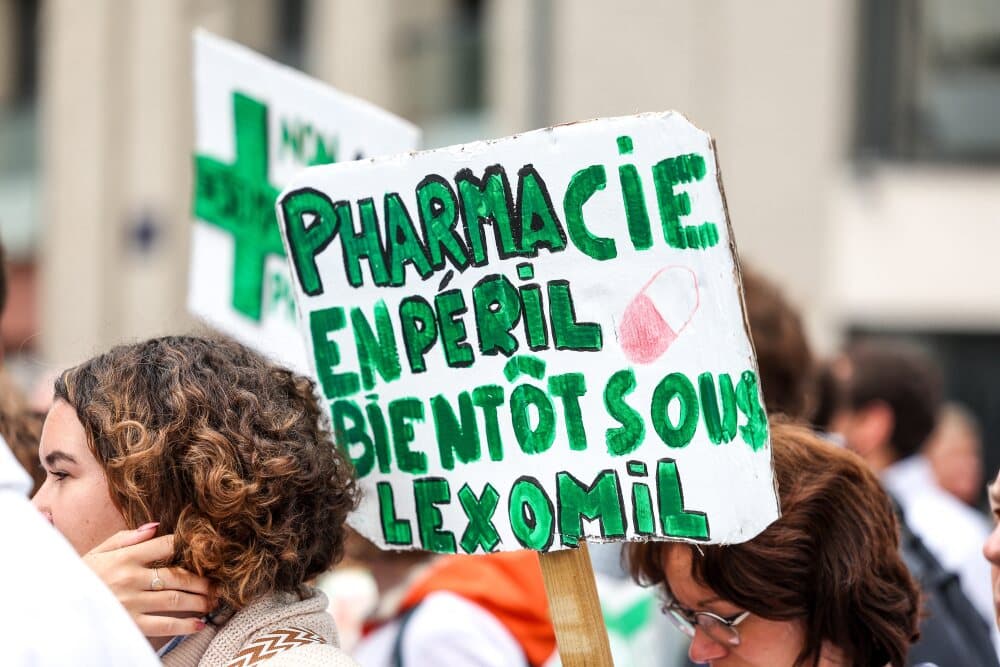 ©PHOTOPQR/VOIX DU NORD/PASCAL BONNIERE ; 30/05/2024 ; LILLE 30.05.2024 Greve des pharmacies , 80 pourcents devraient etre ferme, manifestation depuis la place de la republique jusque l 'ARS plus de 2000 personnes . PHOTO PASCAL BONNIERE / LA VOIX DU...