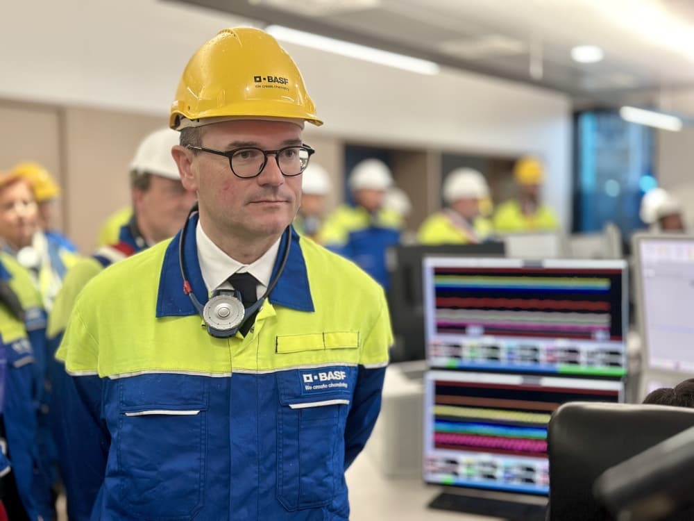 Sébastien Martin, ministre délégué chargé de l'Industrie, en visite chez Alsachimie à Chalampé (Haut-Rhin), le 27 octobre 2025.