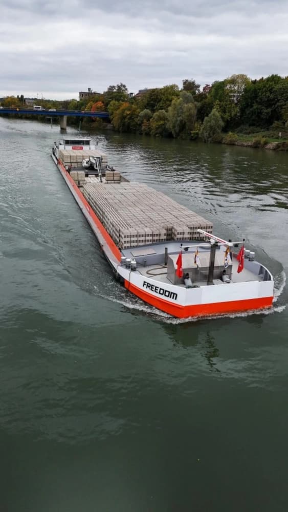 Bonneuil-sur-Marne : Point.P décarbone sa logistique par la Seine